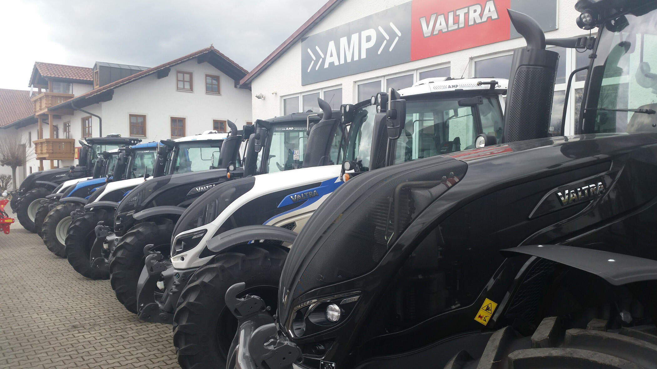 leistungsstarke Traktoren bei AMP Landtechnik GmbH