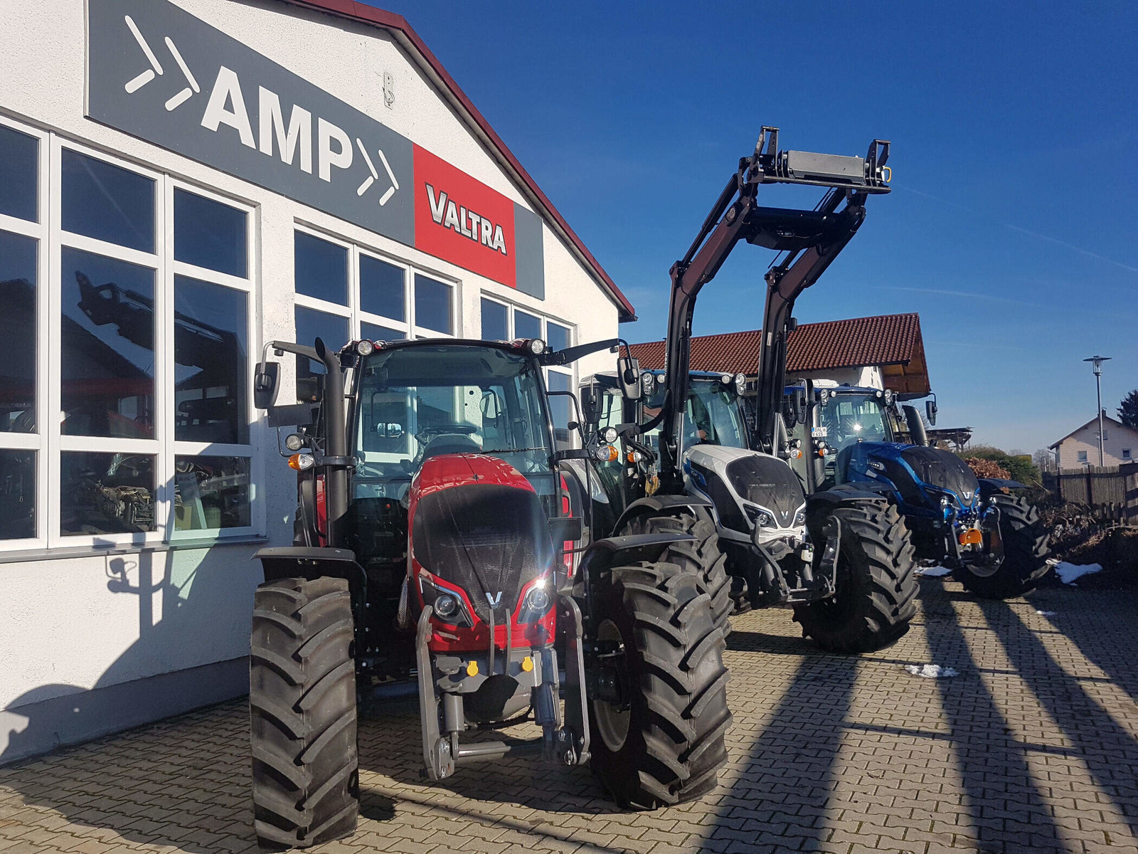 leistungsstarke Traktoren bei AMP Landtechnik GmbH